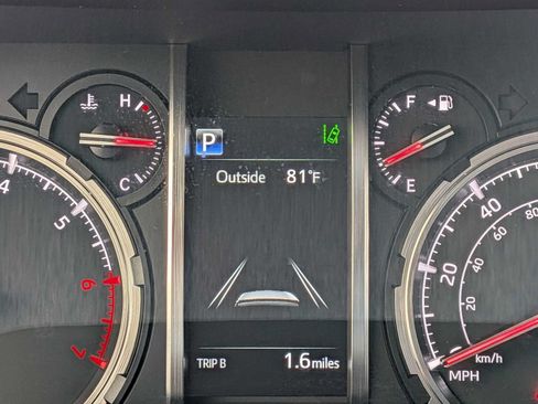 Used 2020 Toyota 4Runner Limited AWD/4WD image 31