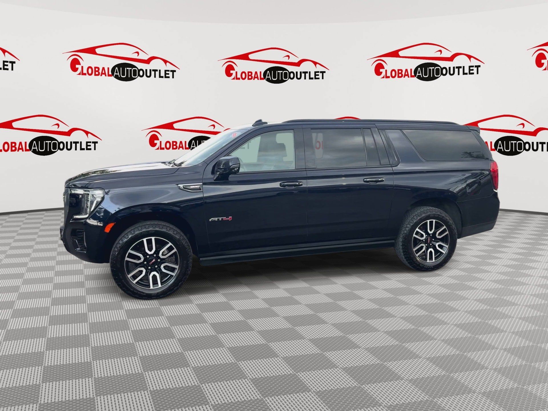 Used 2021 GMC Yukon XL AT4 w/ AT4 Premium Package AWD/4WD image 5