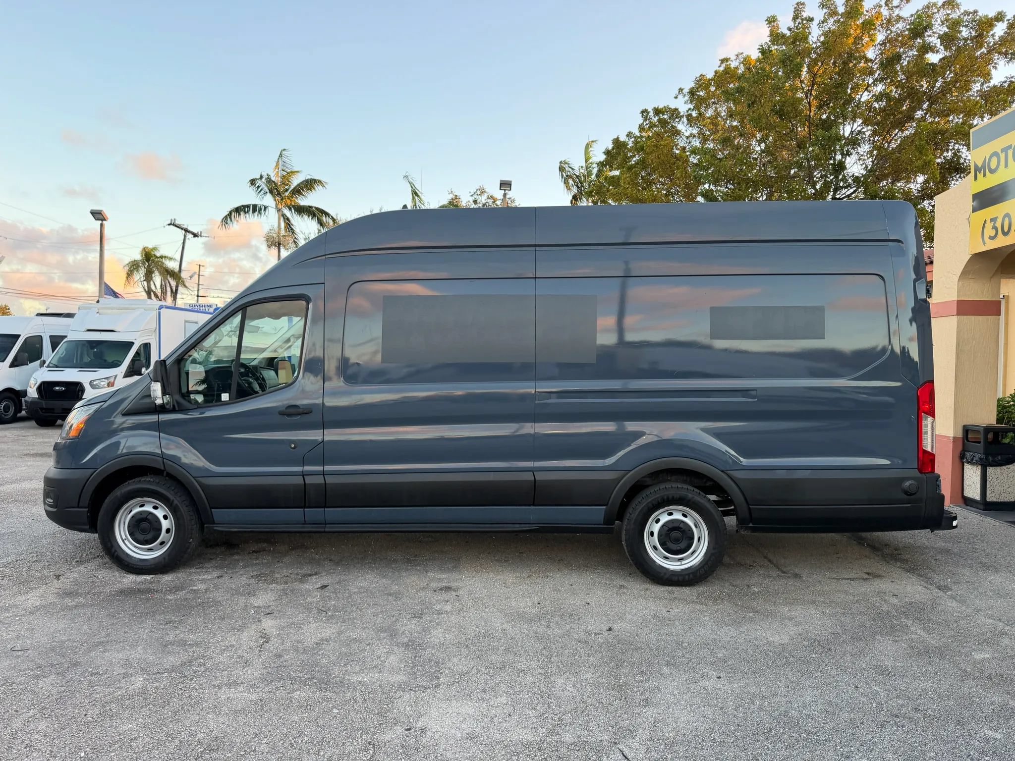 Used 2020 Ford Transit 250 148 High Roof Extended RWD image 2