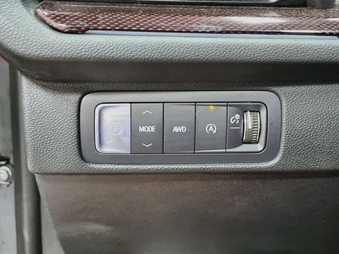 Used 2025 Chevrolet Traverse Z71 AWD/4WD image 10