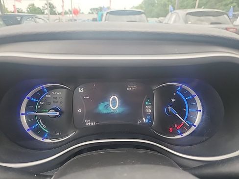 Used 2022 Chrysler Pacifica Touring-L w/ Uconnect Theater Family Group FWD image 32