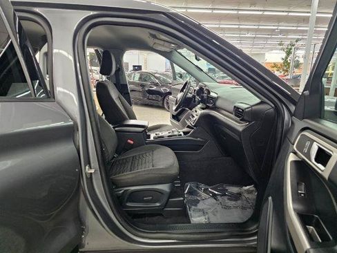 Used 2021 Ford Explorer XLT AWD/4WD image 33