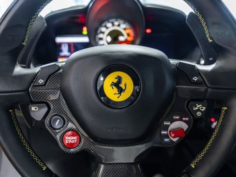 Used 2015 Ferrari 458 Speciale Coupe RWD image 13