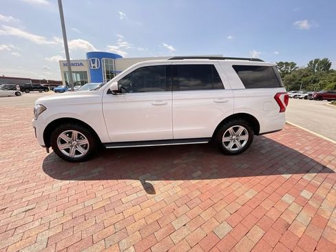 Used 2020 Ford Expedition XLT w/ Equipment Group 202A AWD/4WD image 31