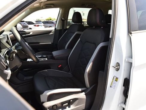 New 2026 Volkswagen Atlas Peak Edition AWD/4WD image 19
