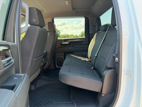 Used 2024 Chevrolet Silverado 2500 LT AWD/4WD image 17