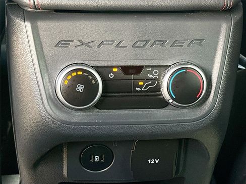 Used 2025 Ford Explorer ST-Line w/ ST-Line Street Pack AWD/4WD image 26
