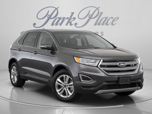 Used 2017 Ford Edge Titanium w/ Equipment Group 302A FWD image 6