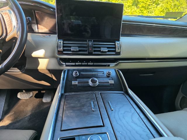 Used 2022 Lincoln Navigator Reserve AWD/4WD image 5
