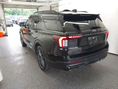 Certified 2025 Ford Explorer ST AWD/4WD image 4