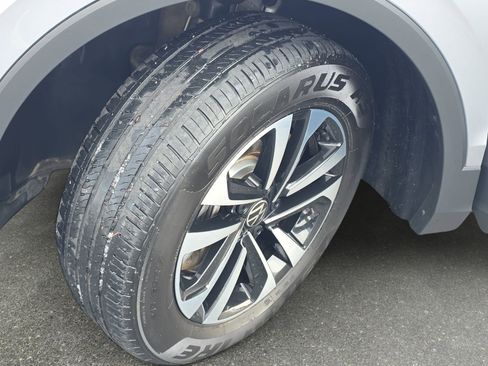 Used 2024 Volkswagen Tiguan S image 29