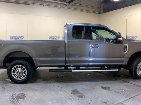 Used 2022 Ford F350 XLT w/ XLT Premium Package AWD/4WD image 2