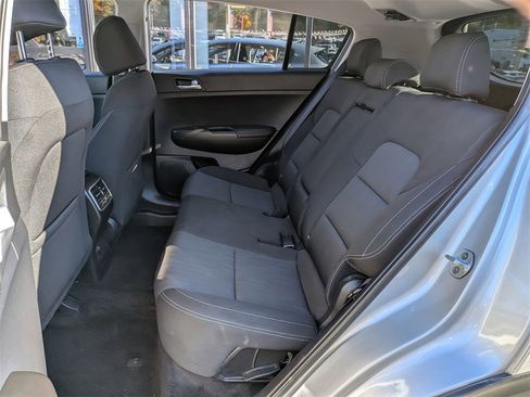 Used 2020 Kia Sportage LX image 21