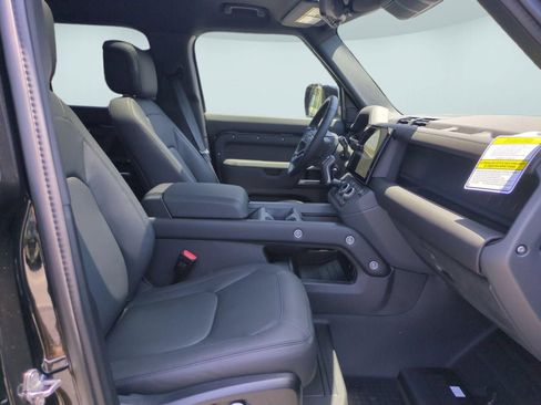 New 2026 Land Rover Defender 130 X-Dynamic SE AWD/4WD image 29
