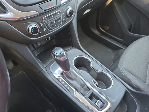 Used 2018 Chevrolet Equinox LT image 27