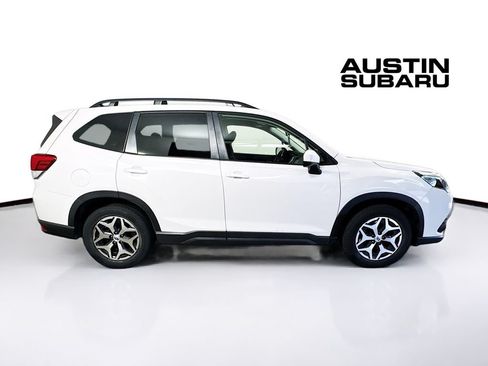 Used 2022 Subaru Forester Premium AWD/4WD image 8