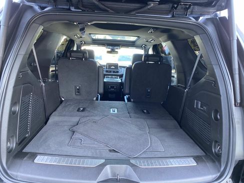 Used 2022 Chevrolet Tahoe Z71 w/ Z71 Off-Road Package image 5