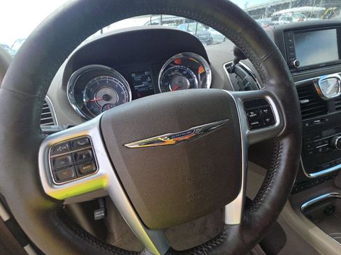 Used 2011 Chrysler Town & Country Limited w/ Trailer Tow Group FWD image 11