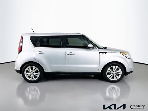 Used 2016 Kia Soul ! w/ Premium Package FWD image 4