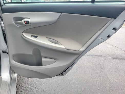 Used 2012 Toyota Corolla LE image 16