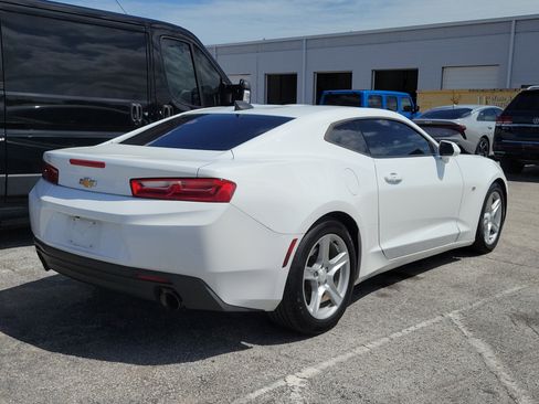 Used 2017 Chevrolet Camaro LT RWD image 6