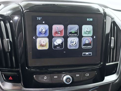Used 2018 Chevrolet Traverse LT image 19