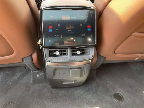 New 2026 Cadillac Vistiq Platinum image 14