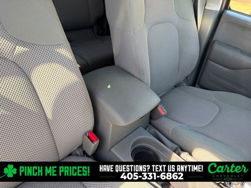 Used 2019 Nissan Frontier SV image 28