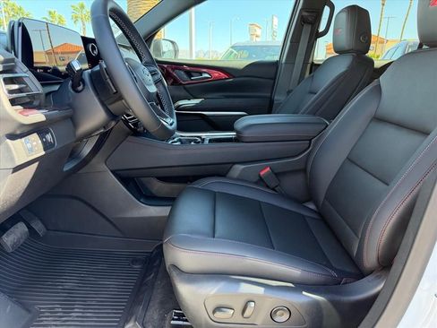 New 2026 Chevrolet Traverse Z71 w/ Driver Confidence Package AWD/4WD image 5