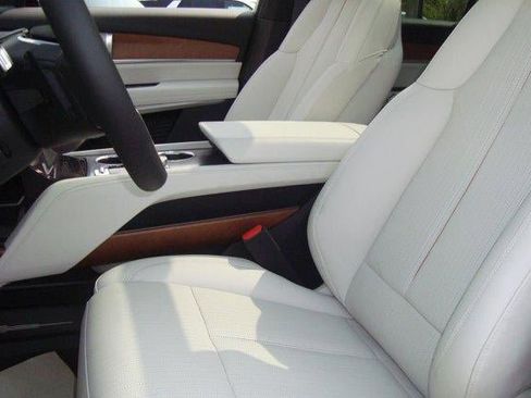 New 2026 Cadillac Vistiq Sport image 22