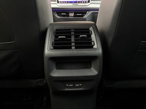 Used 2026 Volkswagen Tiguan SE FWD image 13