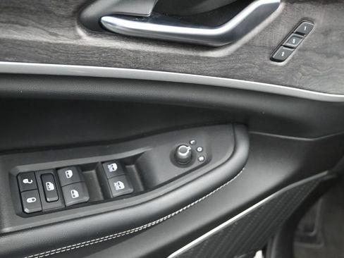 Used 2022 Jeep Grand Cherokee L Limited w/ Black Appearance Package RWD image 15