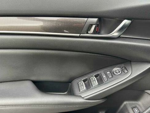 Used 2019 Honda Accord Sport image 11