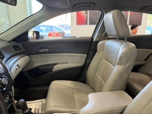 Used 2018 Acura ILX FWD image 9