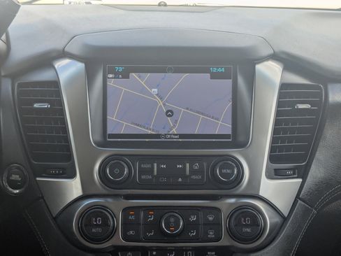 Used 2020 Chevrolet Suburban Premier AWD/4WD image 24