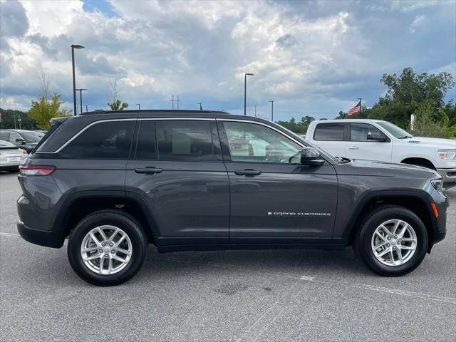 Used 2026 Jeep Grand Cherokee Laredo RWD image 19