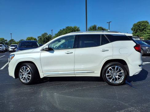 Used 2024 GMC Terrain Denali w/ Denali Premium Package AWD/4WD image 36