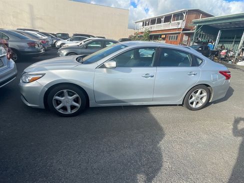 Used 2017 Nissan Altima 2.5 S w/ Power Driver Seat Package FWD image 1