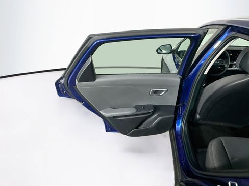 Used 2025 Kia K4 FWD image 25