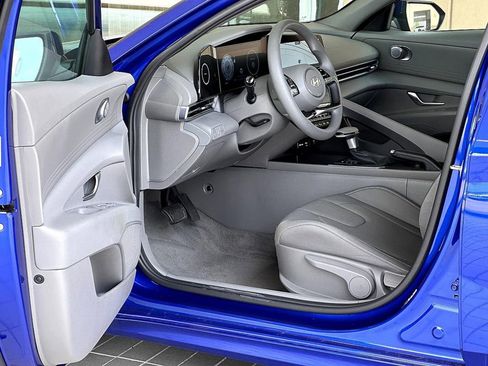 Used 2024 Hyundai Elantra SEL image 10