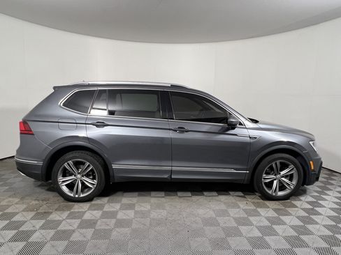 Used 2018 Volkswagen Tiguan SEL w/ R-Line Package FWD image 6