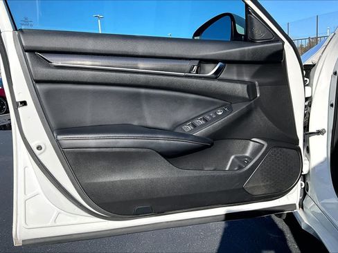 Used 2018 Honda Accord Sport image 25