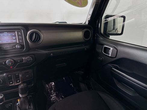 Certified 2019 Jeep Wrangler Sport image 30