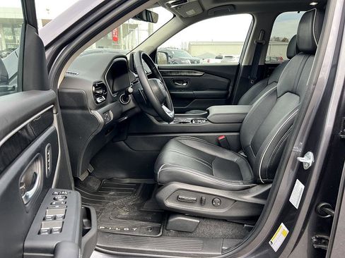 Used 2023 Honda Pilot Elite image 19