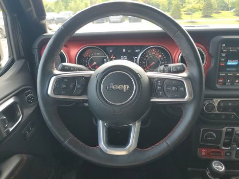 Used 2019 Jeep Wrangler Unlimited Rubicon w/ Dual Top Group AWD/4WD image 29