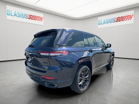 Used 2023 Jeep Grand Cherokee 30th Anniversary AWD/4WD image 3