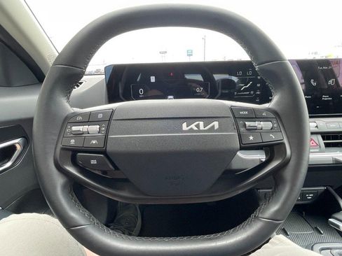 Used 2025 Kia K4 EX image 22