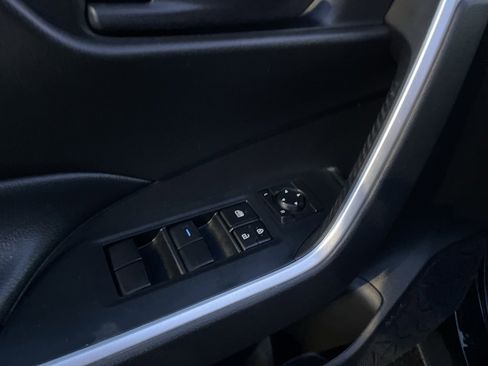 Used 2021 Toyota RAV4 LE image 20