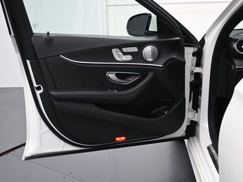 Used 2020 Mercedes-Benz E 350 4MATIC Sedan image 8