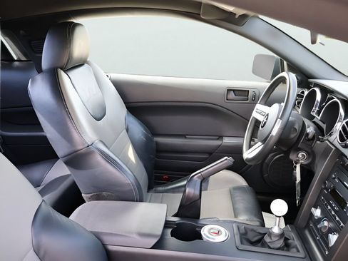 Used 2005 Ford Mustang GT RWD image 20